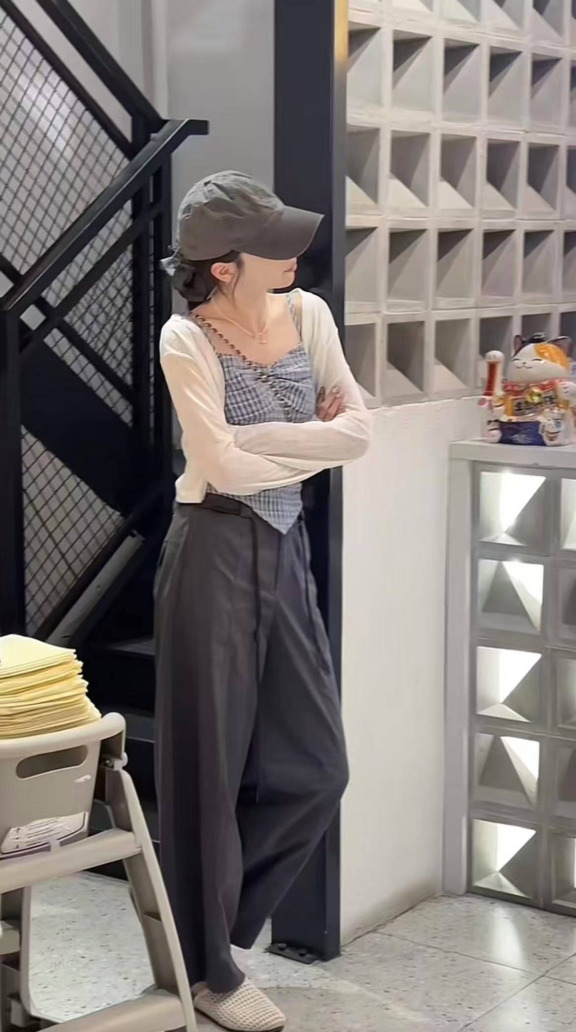 2025 Summer New Design Fashionable Strappy Top Cardigan Slimming Loose Wide-Leg Pants Set - Image 4