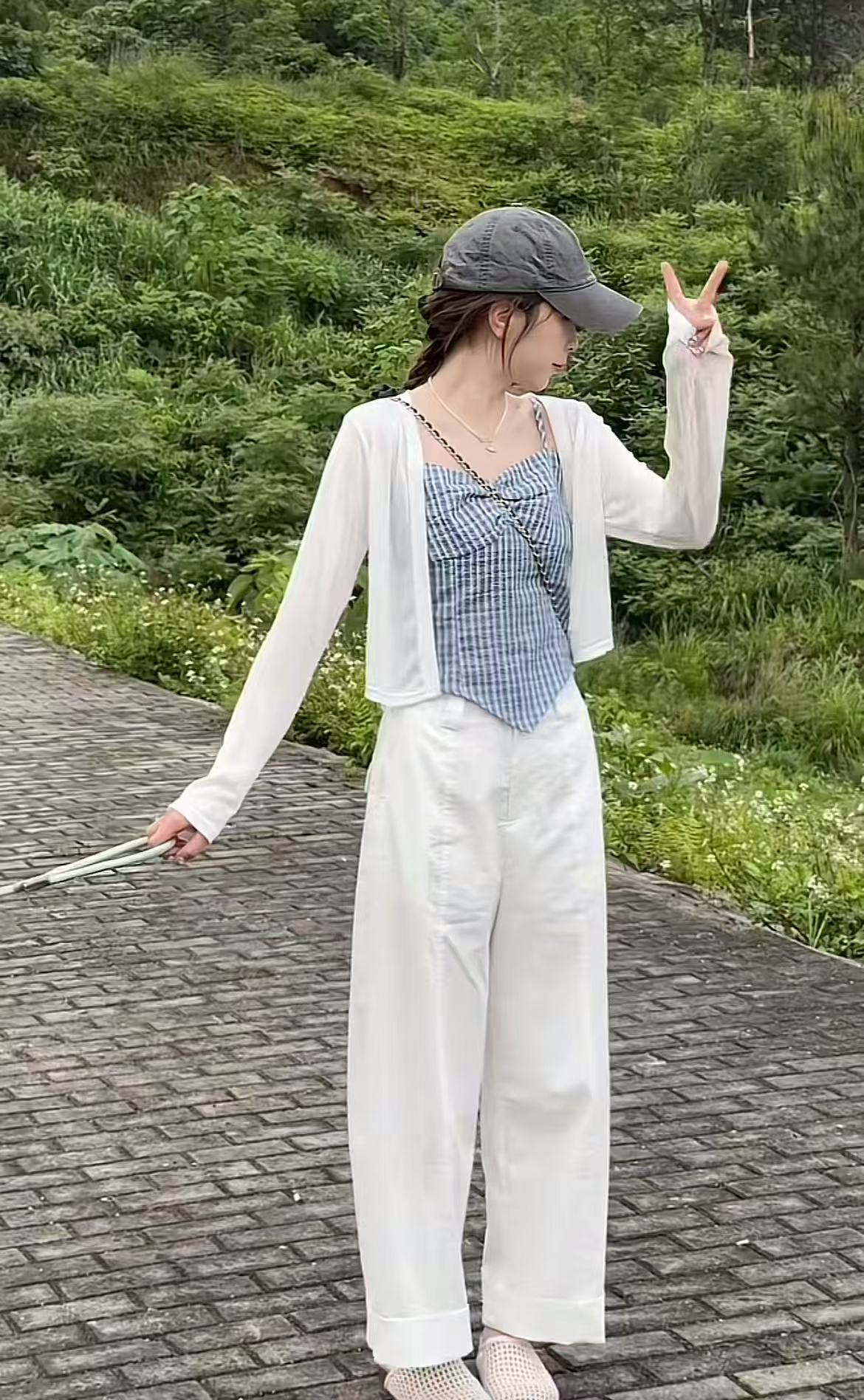 2025 Summer New Design Fashionable Strappy Top Cardigan Slimming Loose Wide-Leg Pants Set - Image 3
