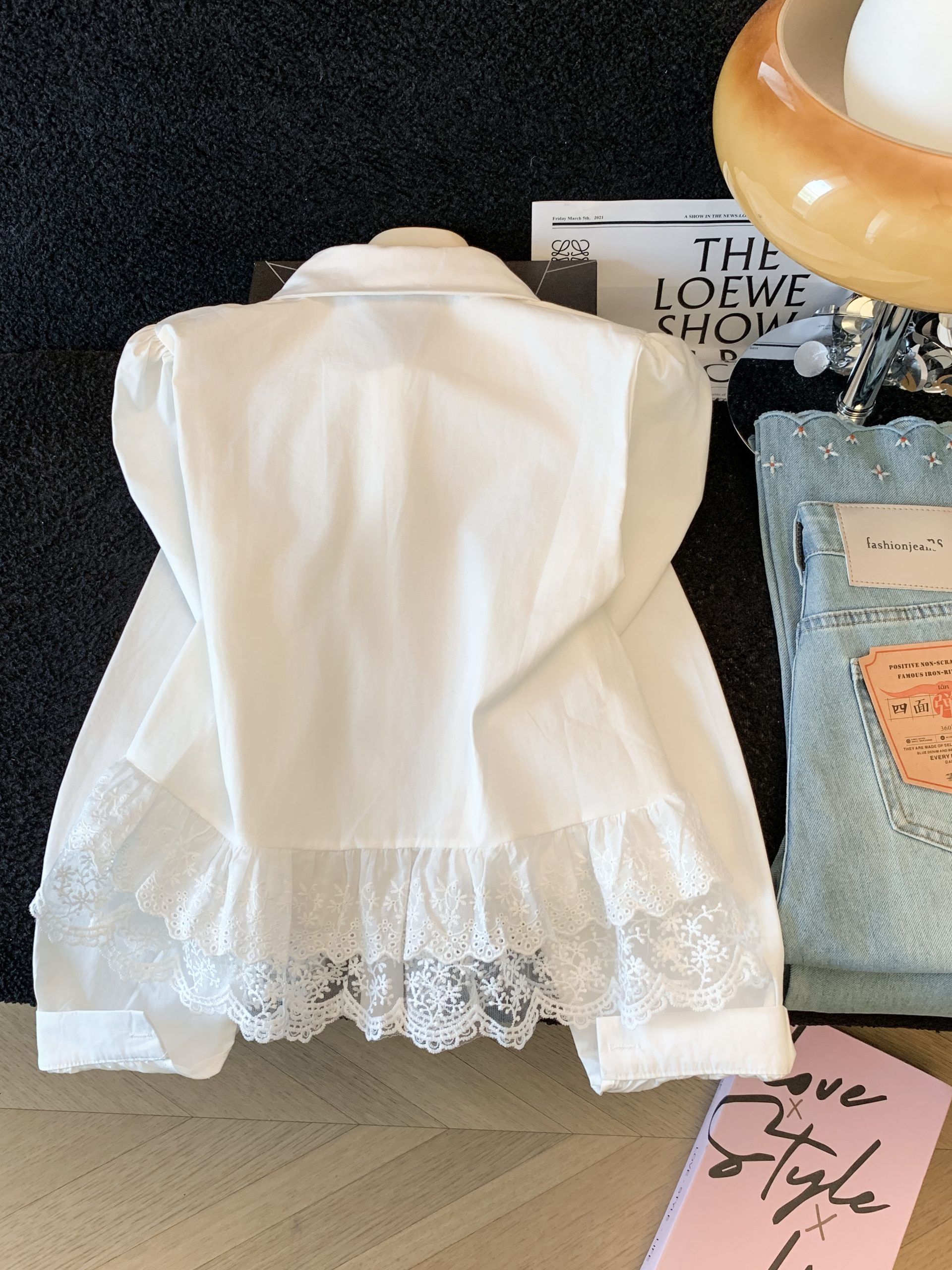 French Sweet White Lace Spliced Shirt 2026 New Design Niche Age-Reducing Short Top - Image 3