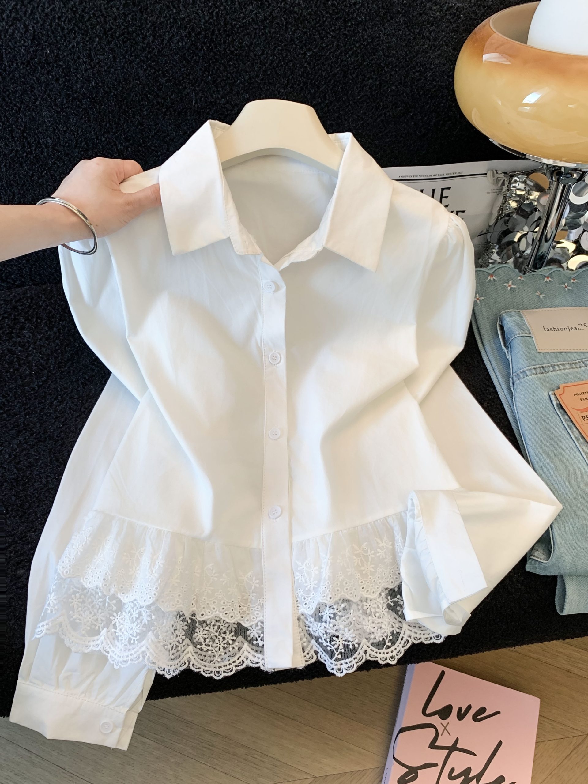 French Sweet White Lace Spliced Shirt 2026 New Design Niche Age-Reducing Short Top